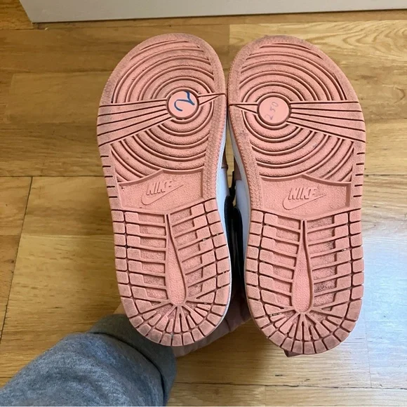 Nike Air Jordan Retro 1 Mid Pink Quartz GS 640737-603 Size 11C Kids - Picture 5 of 8